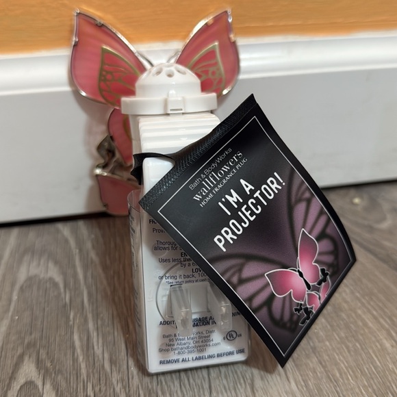 Bath & Body Works butterfly plug in - Picture 2 of 3